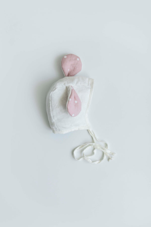 Linen Bonnet White Mouse
