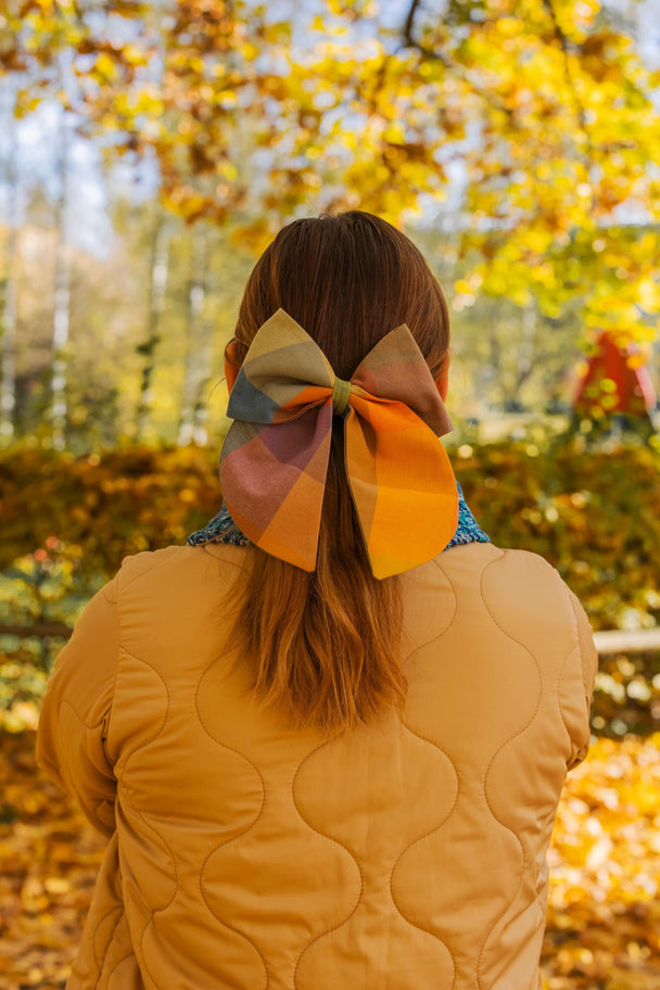 Donna Checkered Hair Bow