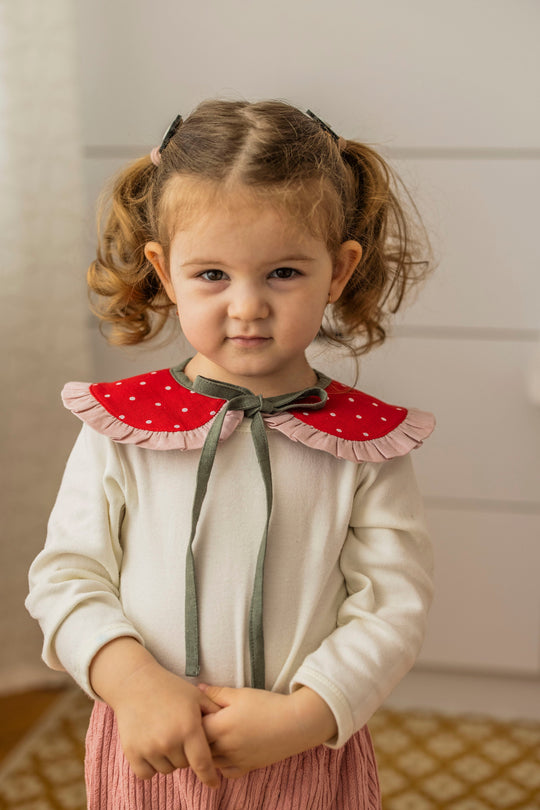 Linen Peter Pan Collar with ruffle Fairytale Strawberry