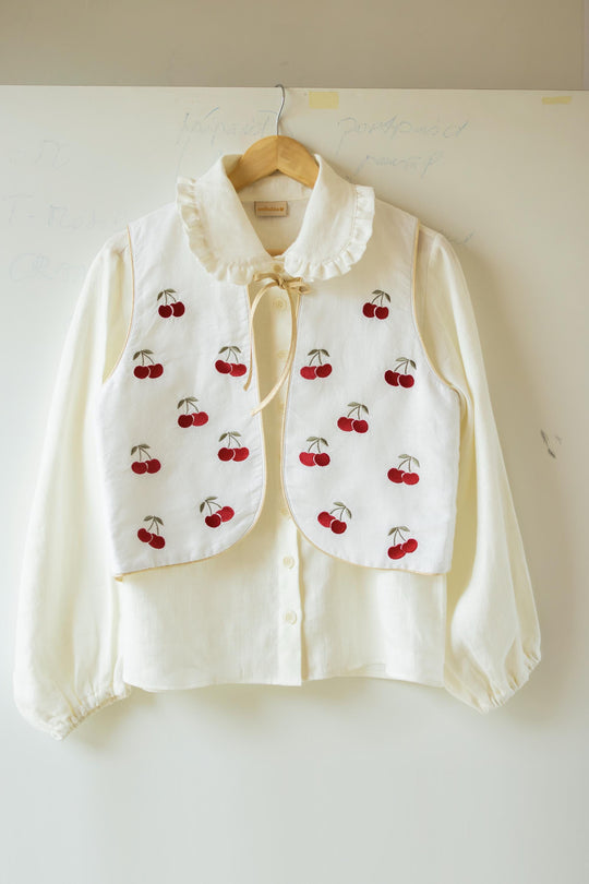 Reba Linen Shirt with Rounded Peter Pan Collar