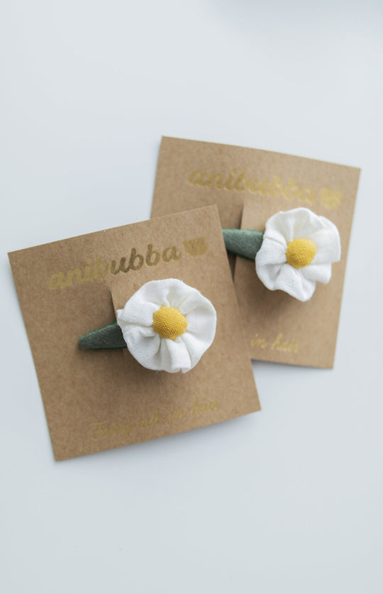Daisy Linen Flower Hair Snap