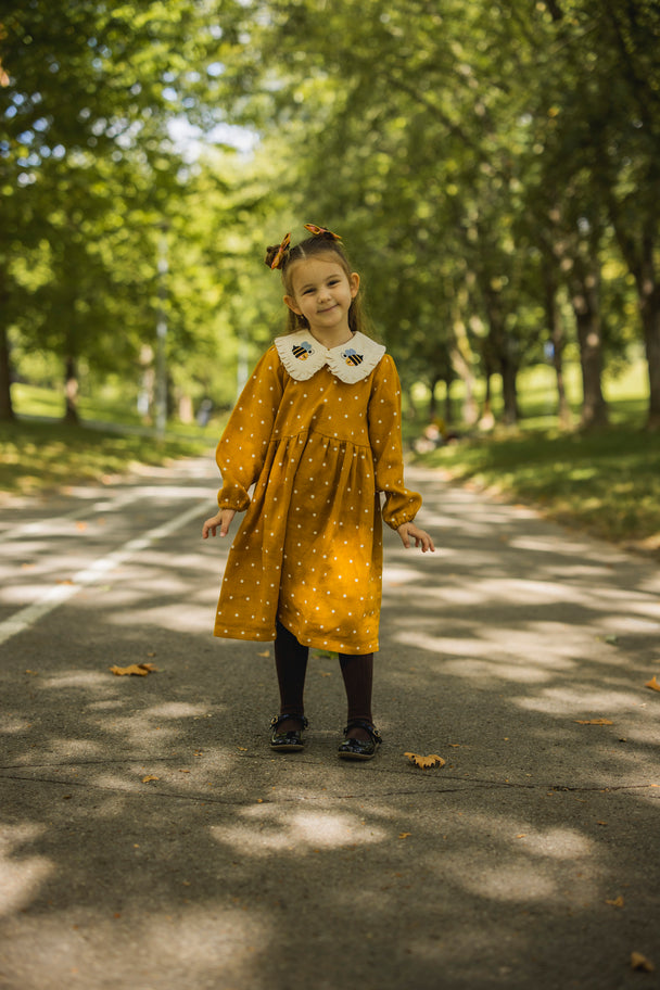 Children LInen Dress With Peter Pan Collar Honey Bee