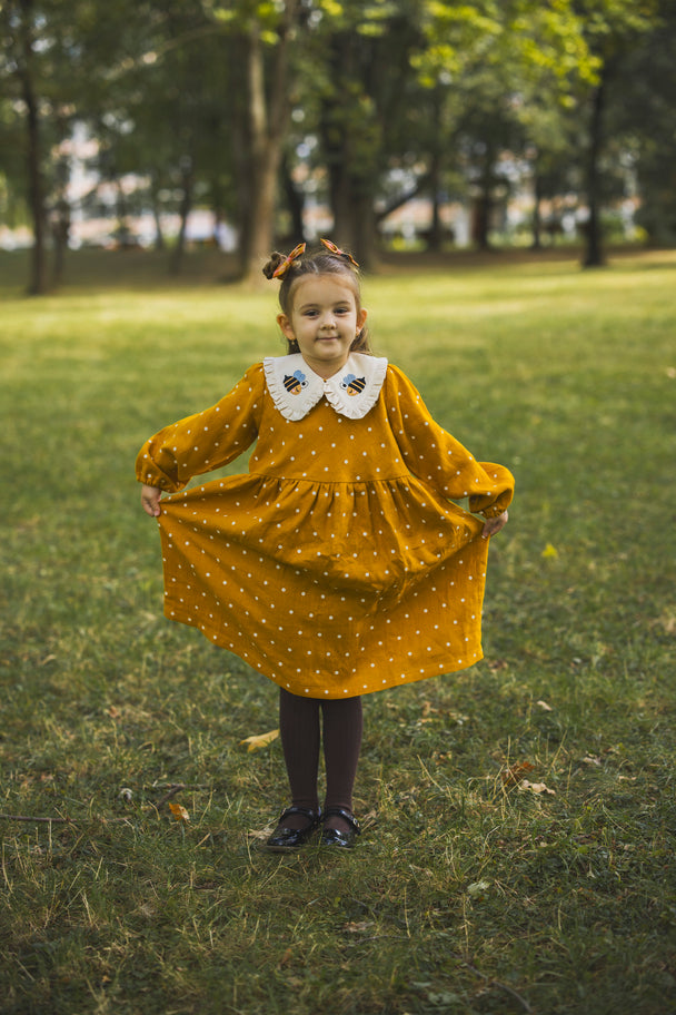 Children LInen Dress With Peter Pan Collar Honey Bee
