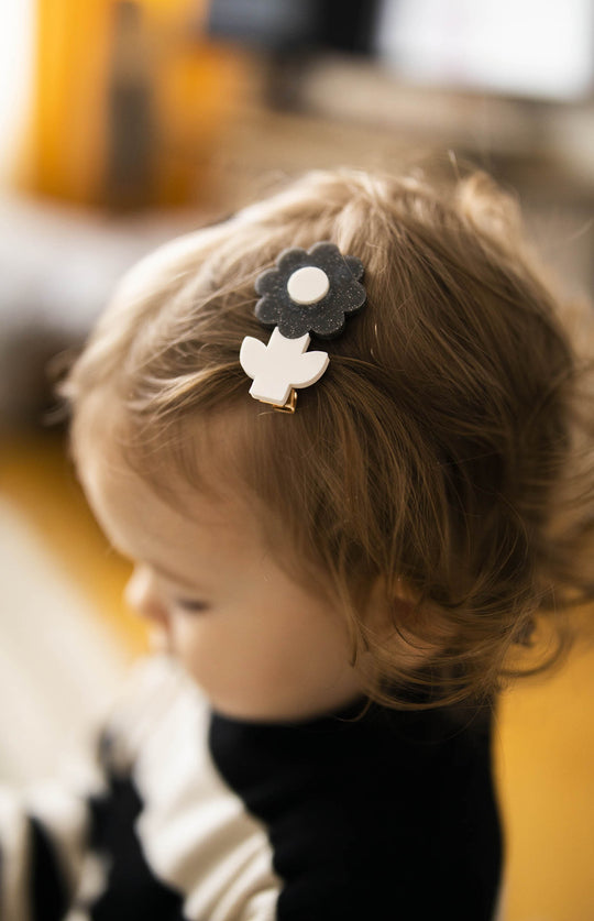Black & White Daisy Hair Clips – Set of 2