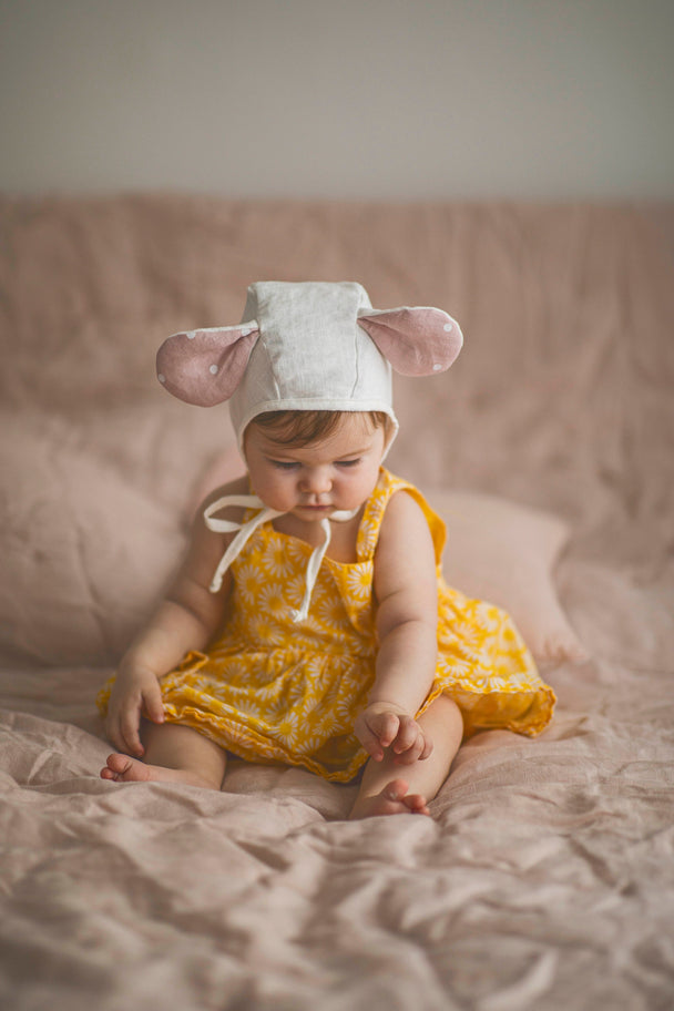 Linen Bonnet White Mouse