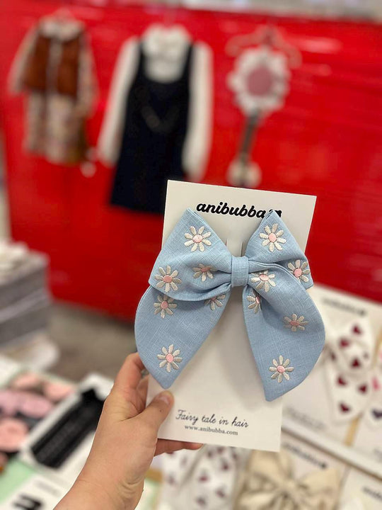 Big Linen Hair Bow with Big Daisies