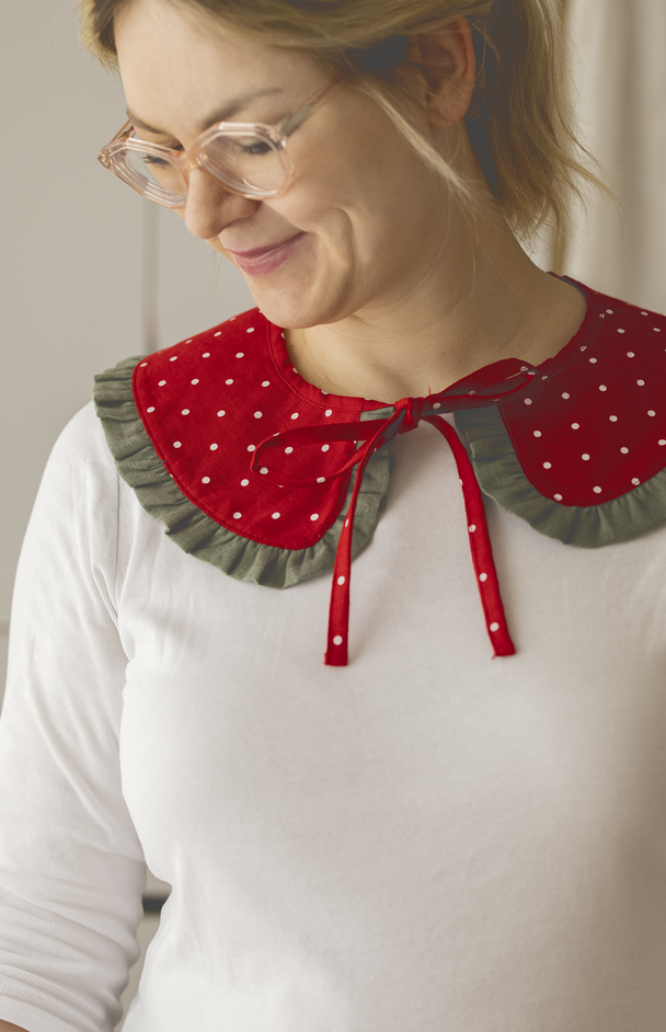 Linen Peter Pan Collar with Ruffle – Red Strawberry